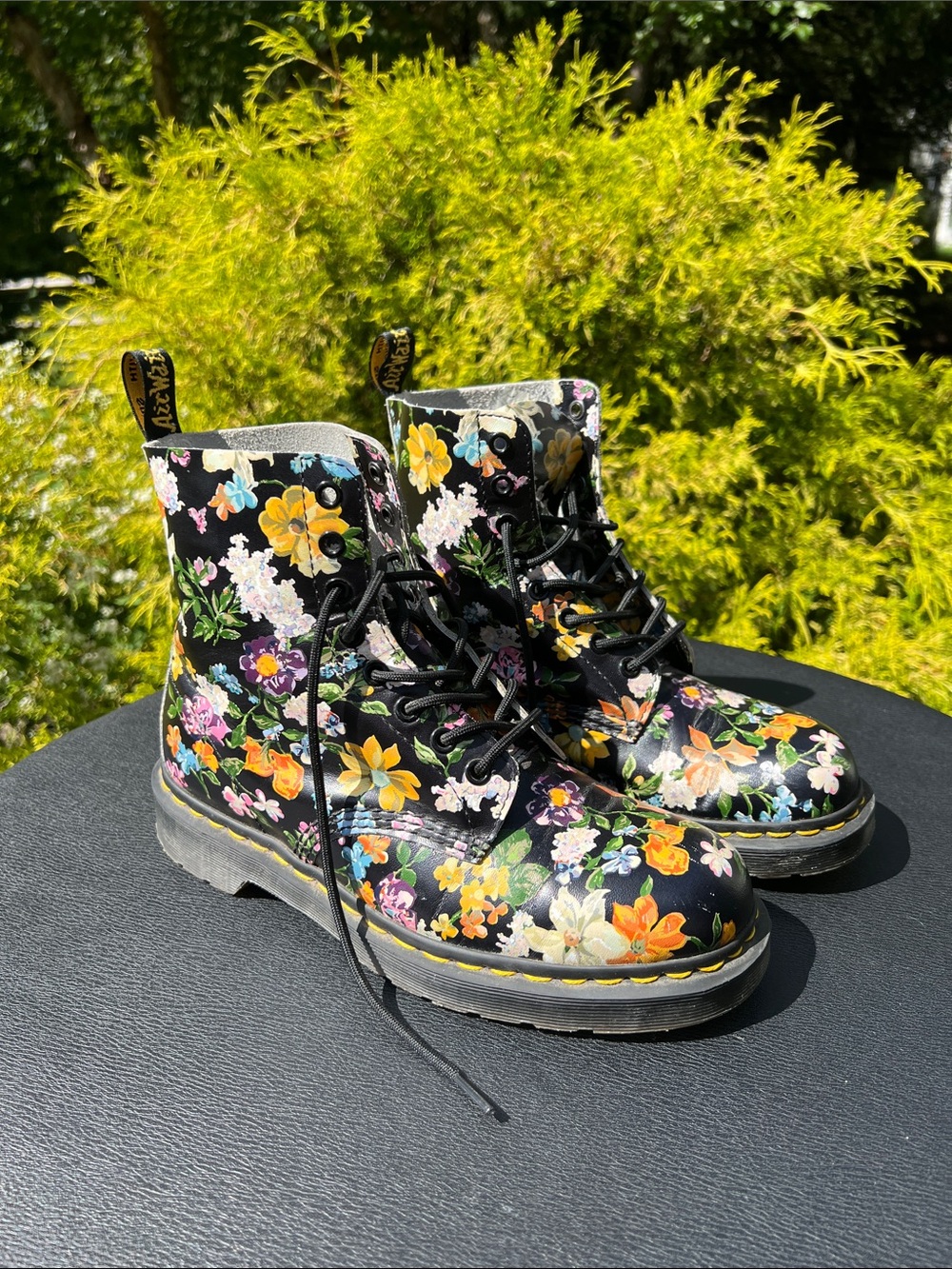Dr. Martens Pascal DF Floral Combat Boots Size 9